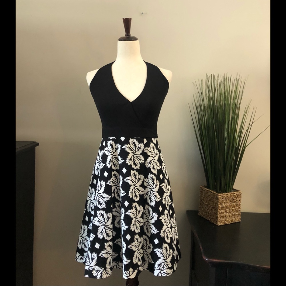 Diane von Furstenberg Amelia Halter wrap dress